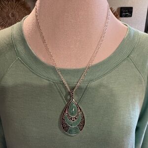 Silver and Mint Green Pendant Necklace and Clip Earrings Set New